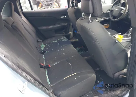 2012 Chrysler 200 Lx z USA, uszkodzony, nr VIN 1C3CCBABXCN169020